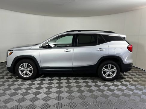 Used 2020 GMC Terrain SLE w/ Driver Convenience Package FWD image 8