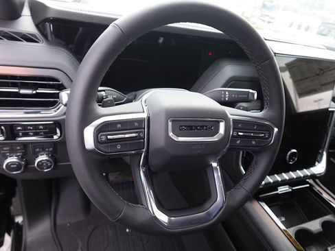 New 2025 GMC Yukon XL Denali w/ LPO, Illumination Package image 14