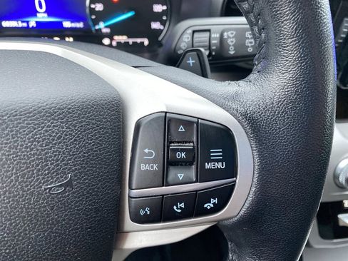 Used 2020 Ford Explorer XLT image 30