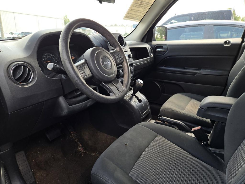 Used 2014 Jeep Patriot Sport w/ Power Value Group FWD image 4
