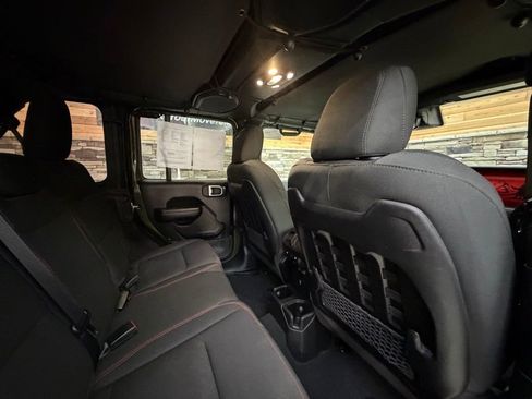 Used 2021 Jeep Wrangler Unlimited Rubicon w/ Dual Top Group image 27