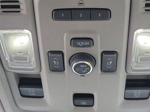 Certified 2022 Cadillac Escalade Premium Luxury Platinum image 39