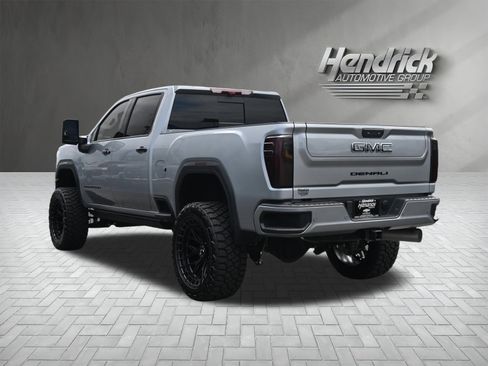 Used 2025 GMC Sierra 2500 Denali Ultimate AWD/4WD image 8