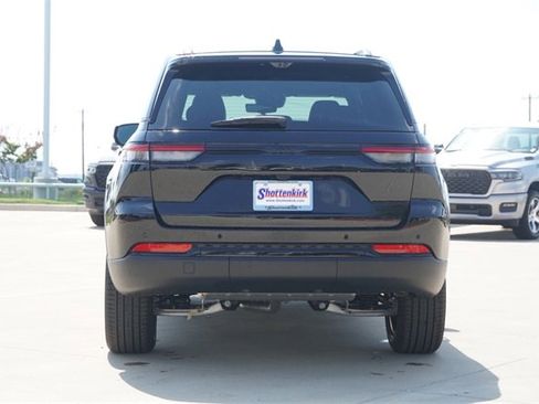 New 2025 Jeep Grand Cherokee Limited w/ Luxury Tech Group II image 7