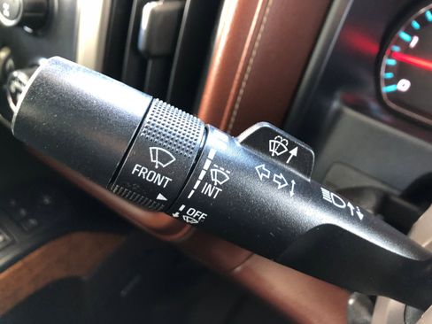 Used 2015 Chevrolet Silverado 3500 High Country w/ Duramax Plus Package image 31