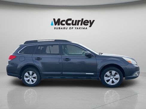 Used 2010 Subaru Outback 2.5i Limited w/ Popular Equipment Group 2A image 12