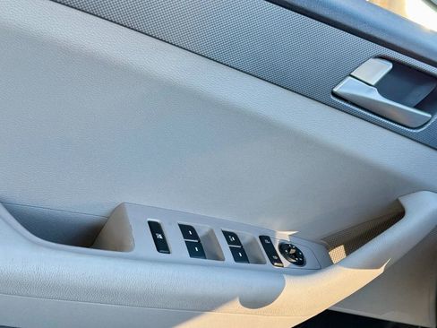 Used 2017 Hyundai Sonata SE image 19