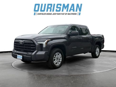 Used 2022 Toyota Tundra SR5 AWD/4WD image 2