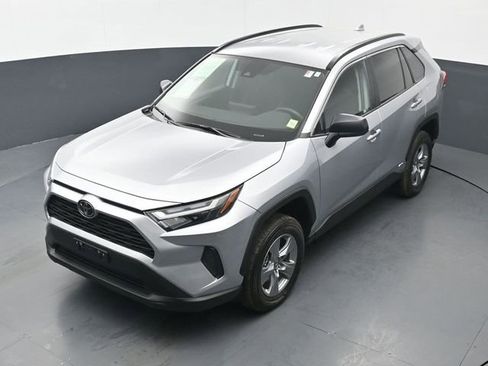 Certified 2025 Toyota RAV4 LE AWD/4WD image 33