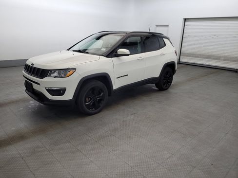 Used 2019 Jeep Compass Latitude AWD/4WD image 2