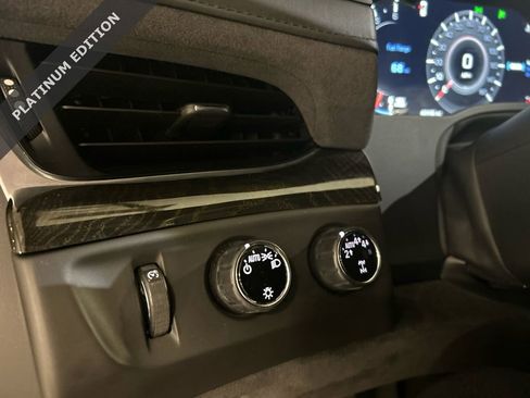 Used 2020 Cadillac Escalade Platinum image 22