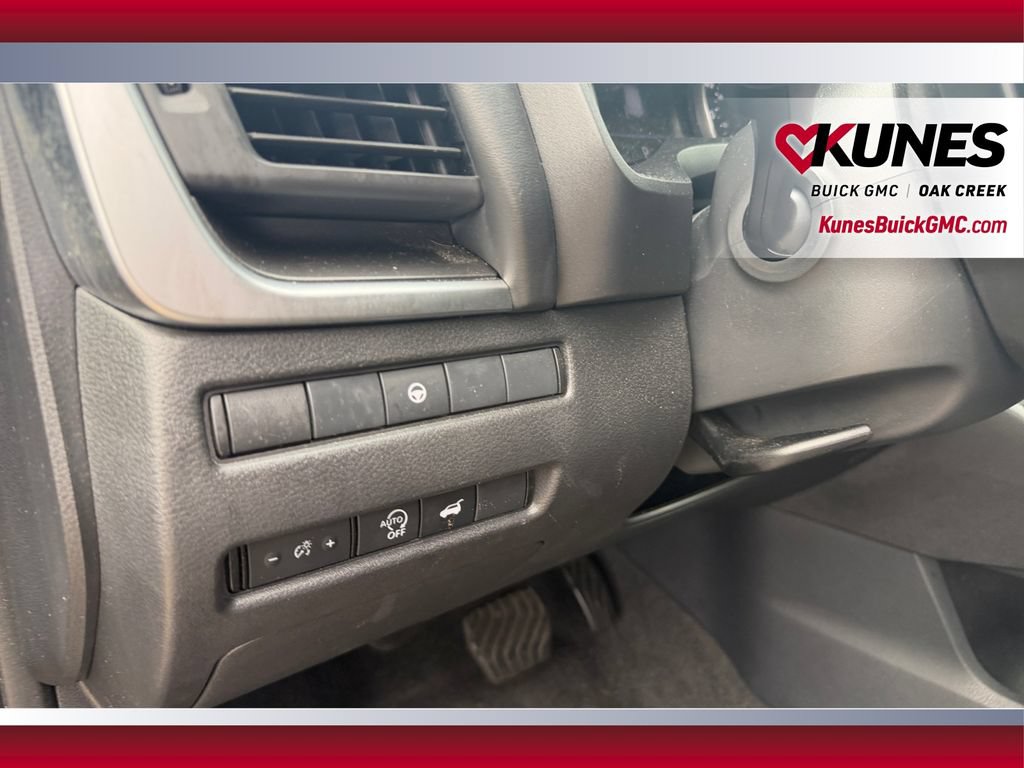 Used 2026 Nissan Rogue SV AWD/4WD image 19