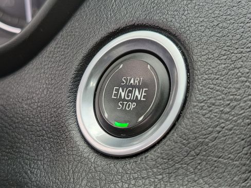 Used 2021 Cadillac XT4 Premium Luxury w/ LPO, Radiant Package FWD image 30