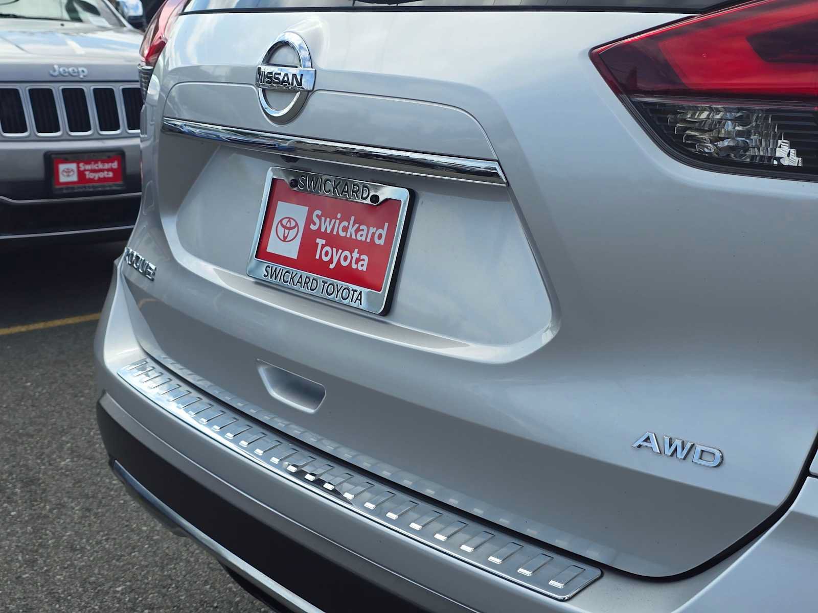Used 2018 Nissan Rogue S AWD/4WD image 13