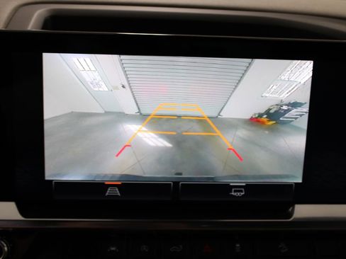 Used 2023 GMC Sierra 1500 SLT image 54