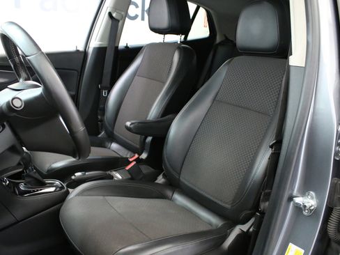 Used 2020 Buick Encore Preferred image 24