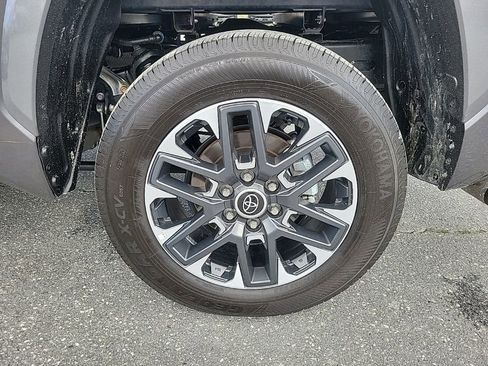 Used 2024 Toyota Tundra Limited image 33