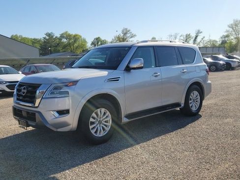 Used 2024 Nissan Armada SV AWD/4WD image 7