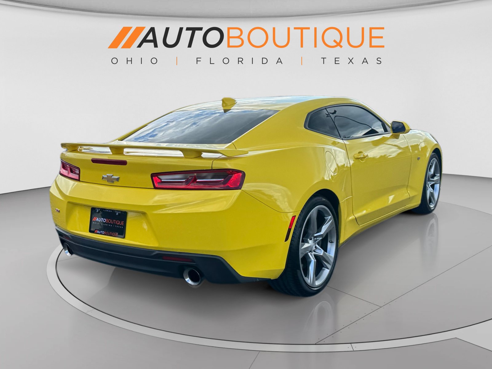 Used 2017 Chevrolet Camaro SS RWD image 5