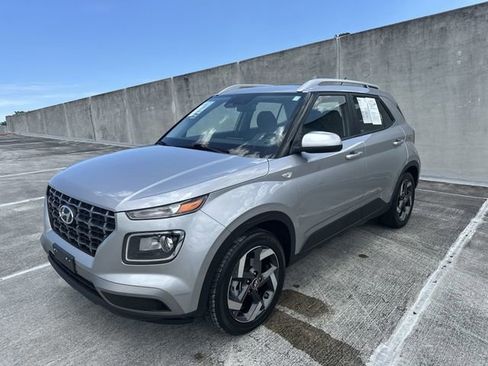 Used 2025 Hyundai Venue SEL FWD image 33