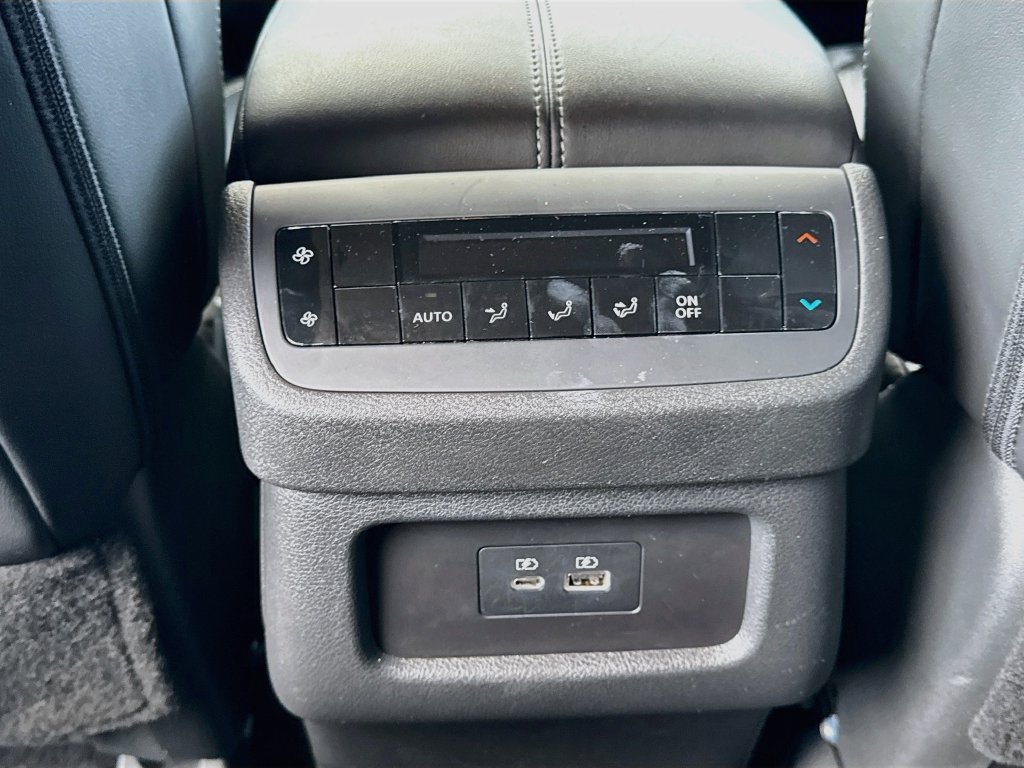 Used 2024 Nissan Pathfinder SL FWD image 30