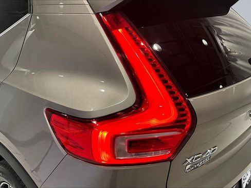 Used 2021 Volvo XC40 T4 Inscription FWD image 23