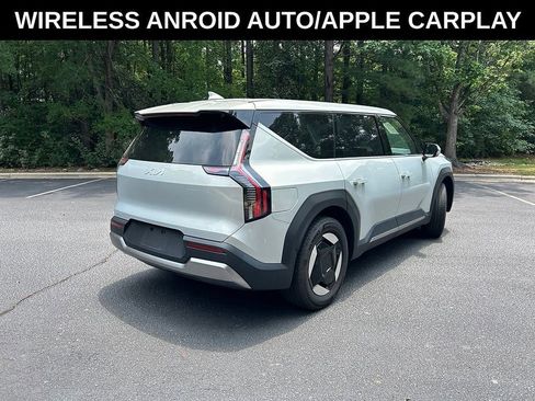 Used 2024 Kia EV9 Light RWD image 4