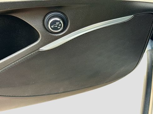 Used 2021 Buick Enclave Essence FWD image 18