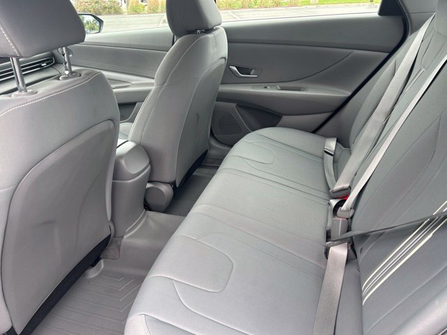 Used 2022 Hyundai Elantra SEL w/ Cargo Package FWD image 16