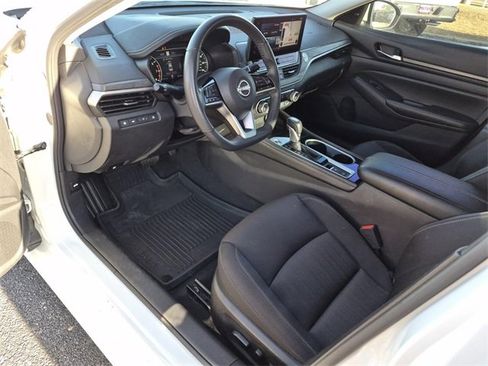 Certified 2024 Nissan Altima 2.5 SV w/ SV Premium Package image 18