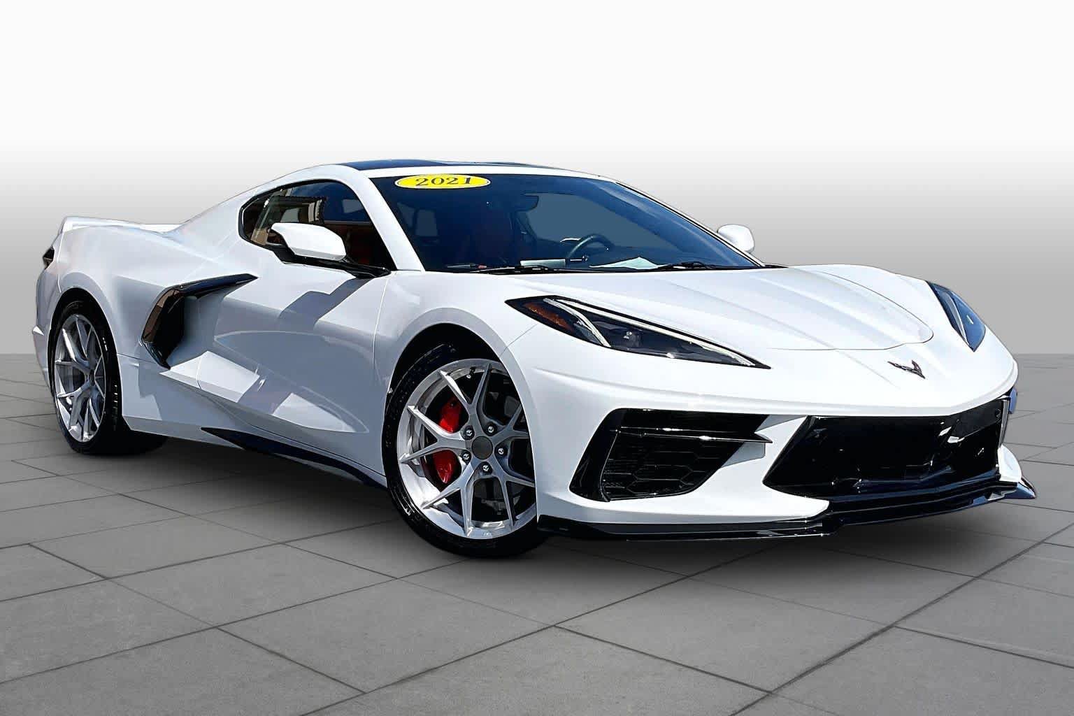 Used 2021 Chevrolet Corvette Stingray Preferred Cpe w/ Engine Appearance Package RWD image 4
