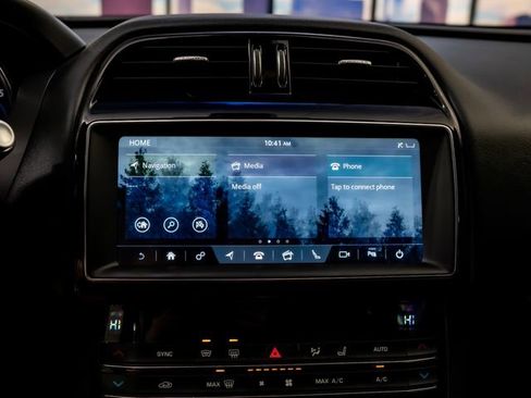 Used 2019 Jaguar F-PACE Premium AWD/4WD image 18
