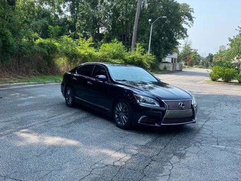 Used 2015 Lexus LS 460 w/ Comfort Package RWD image 3
