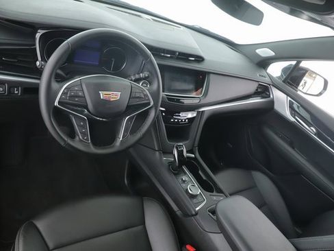 Used 2025 Cadillac XT5 Premium Luxury image 17