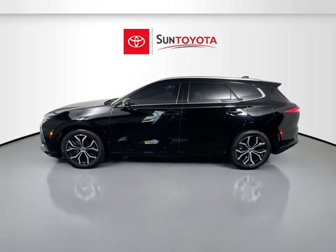 Used 2025 Toyota Crown Signia AWD/4WD image 7