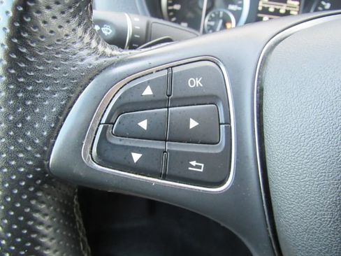 Used 2022 Mercedes-Benz Metris image 27