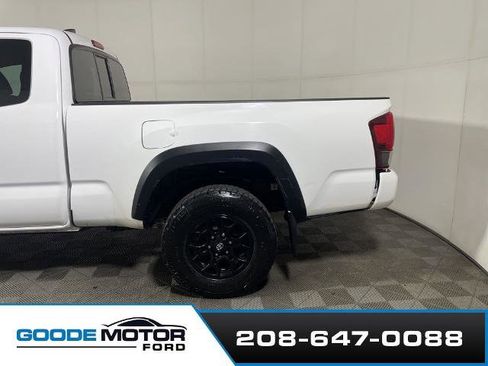 Used 2019 Toyota Tacoma SR w/ SX Package AWD/4WD image 5