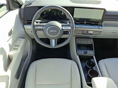 Used 2024 Hyundai Kona Limited image 11