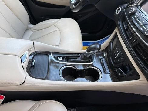 Used 2020 Buick Envision Essence AWD/4WD image 12