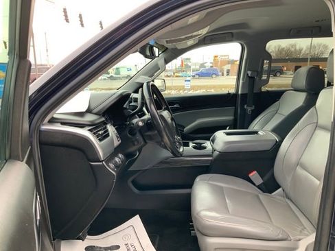 Used 2019 Chevrolet Tahoe LT w/ LT Signature Package image 15