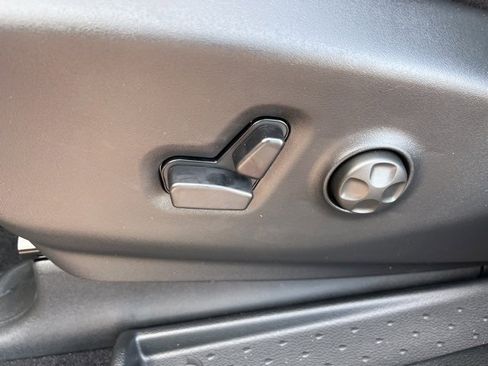 New 2026 Chrysler Pacifica Select image 14