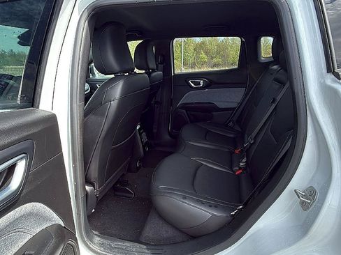 Used 2024 Jeep Compass Latitude AWD/4WD image 22