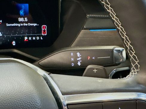 Used 2025 GMC Acadia Denali w/ Super Cruise Package image 25