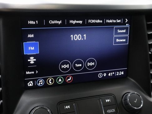 Used 2023 GMC Acadia SLT w/ Preferred Package image 2