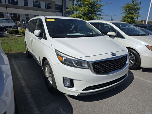 Used 2015 Kia Sedona EX image 1