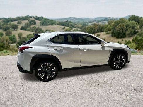 Used 2021 Lexus UX 200 w/ Accessory Package (Z2) FWD image 11