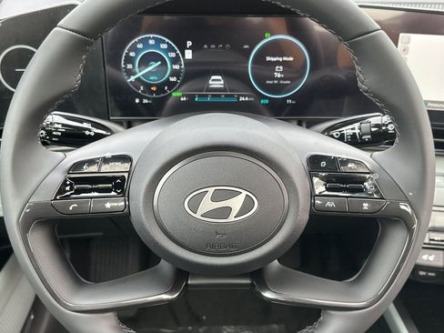 New 2025 Hyundai Elantra Limited image 23