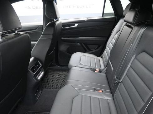 Used 2024 Volkswagen Atlas Cross Sport SEL R-Line AWD/4WD image 23