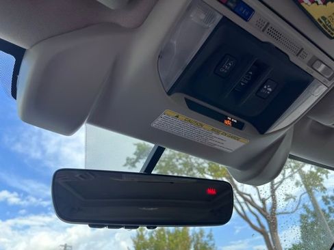 Used 2020 Subaru Forester Touring image 12