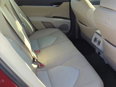 Certified 2020 Toyota Camry XLE FWD image 25
